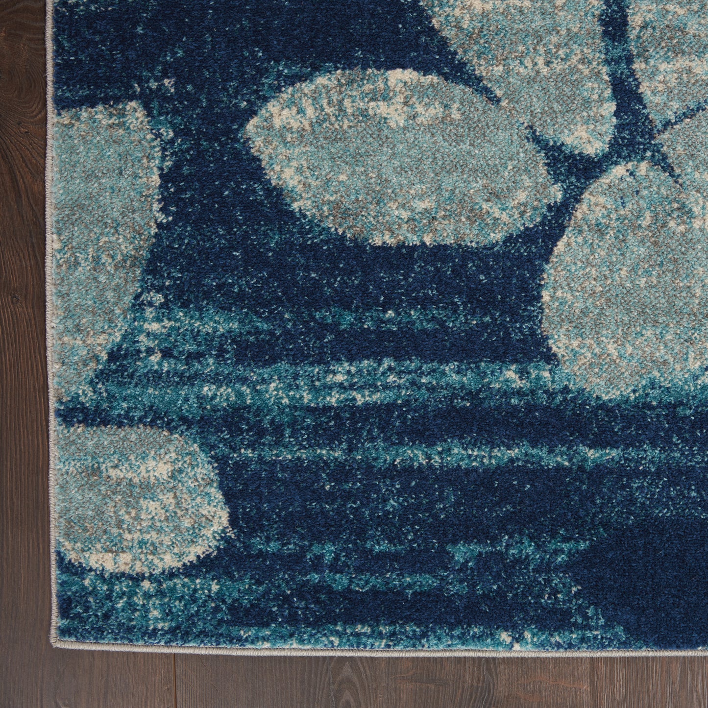 Nourison Tranquil 5'3" x 7'3" Navy/Light Blue Farmhouse Indoor Rug