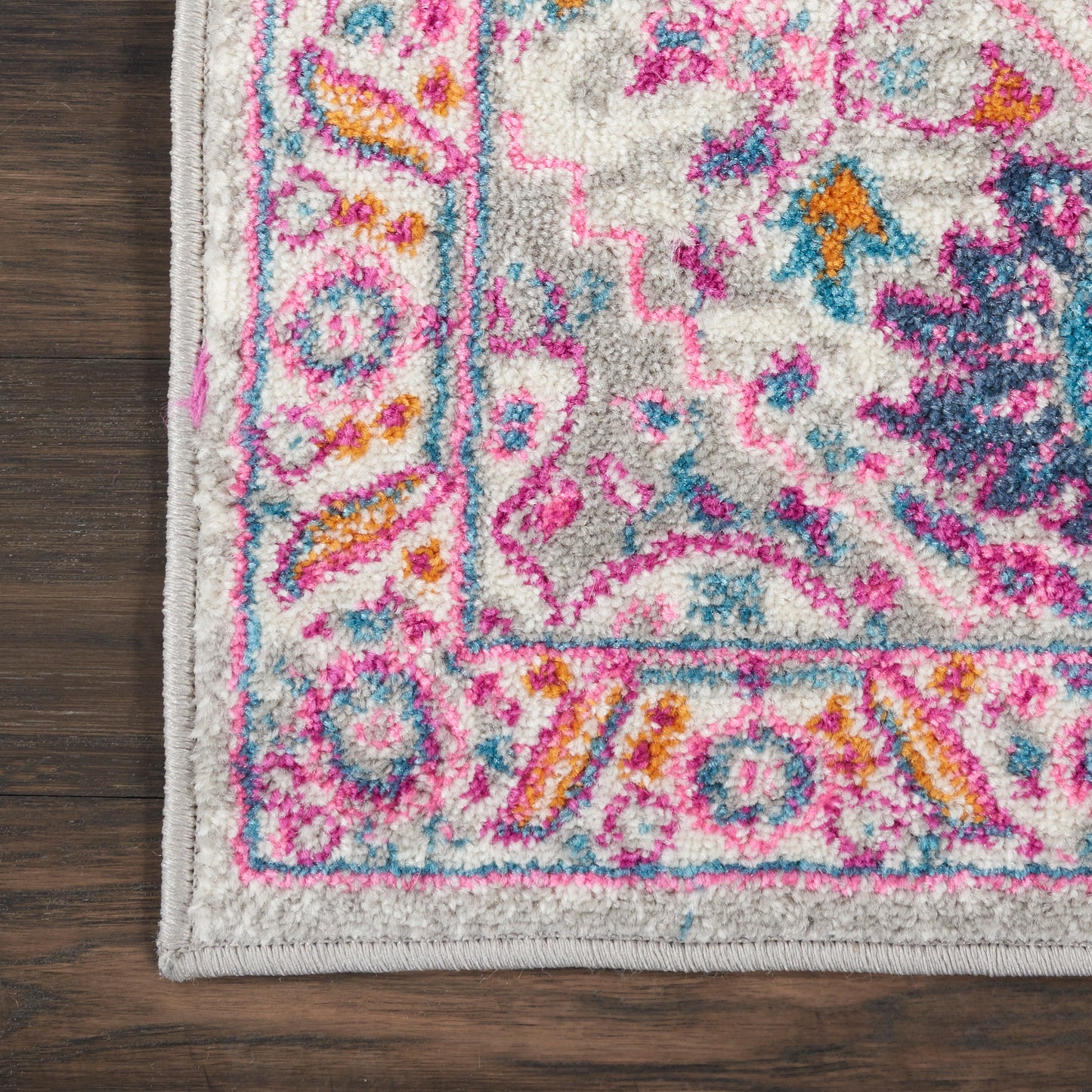 Nourison Passion 1'10" x 2'10" Light Grey/Pink Bohemian Indoor Rug