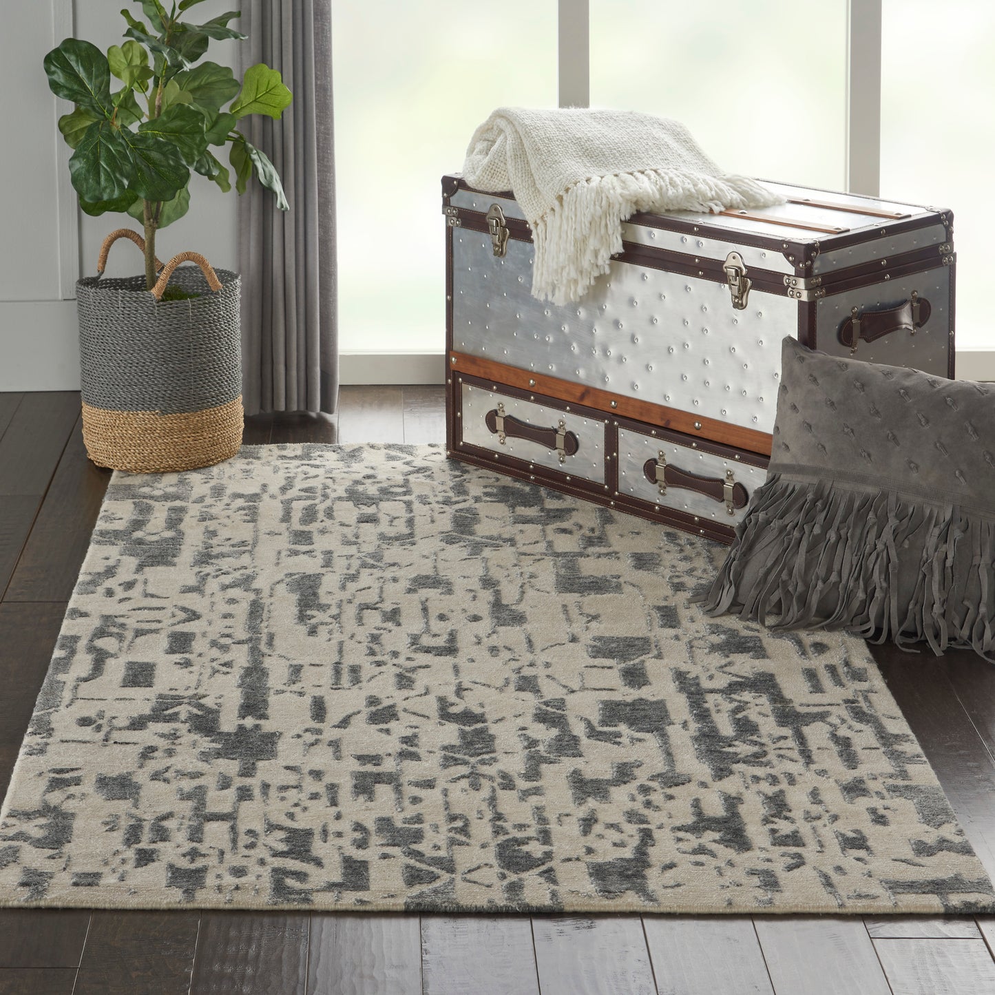 Nourison Silk Shadows 3'9" x 5'9" Ivory Grey Modern Indoor Rug