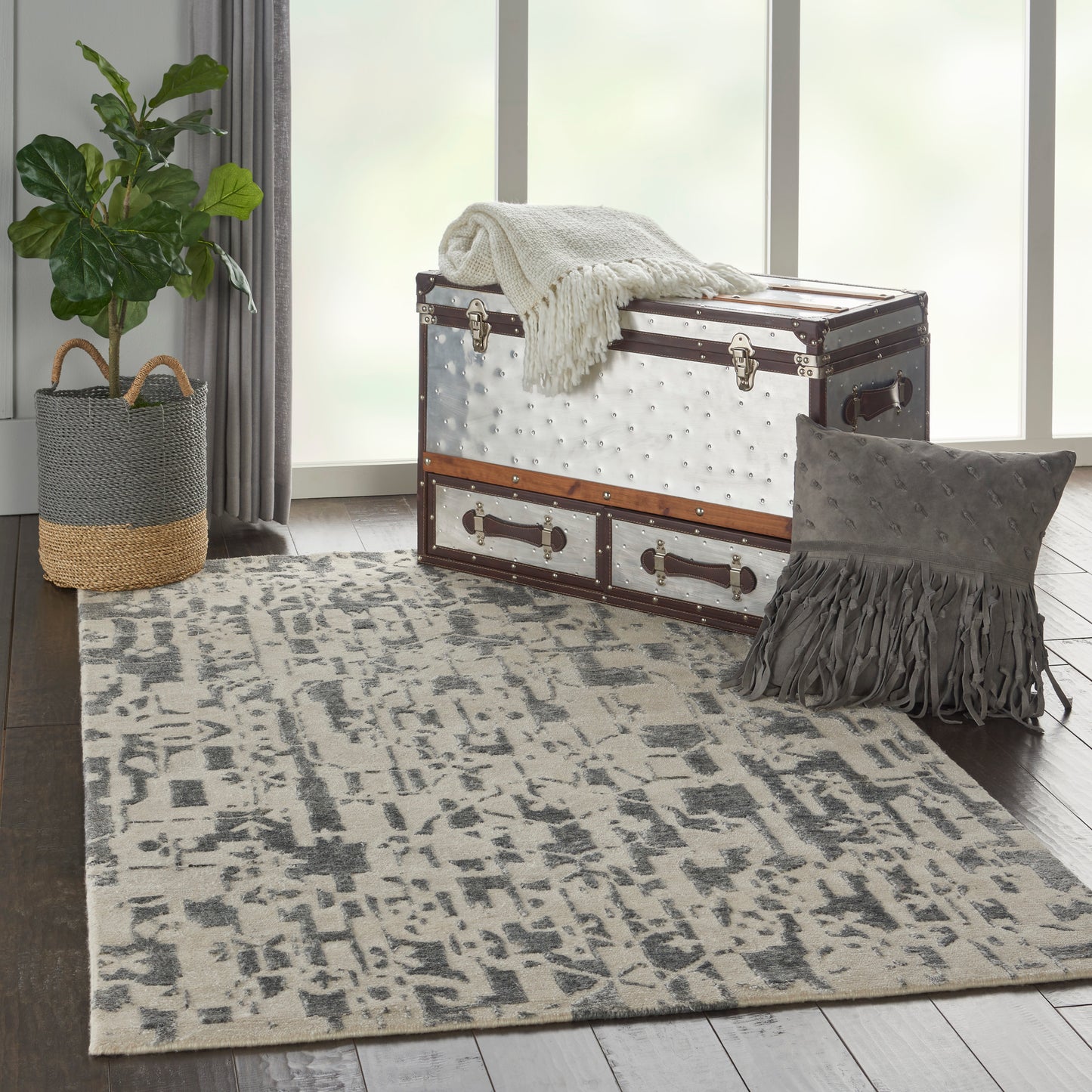 Nourison Silk Shadows 3'9" x 5'9" Ivory Grey Modern Indoor Rug